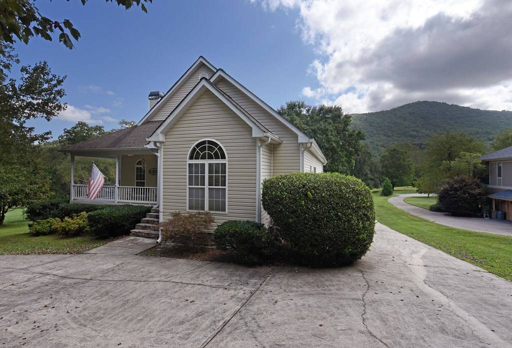 Hiawassee, GA 30546,4695 Arrowhead Road