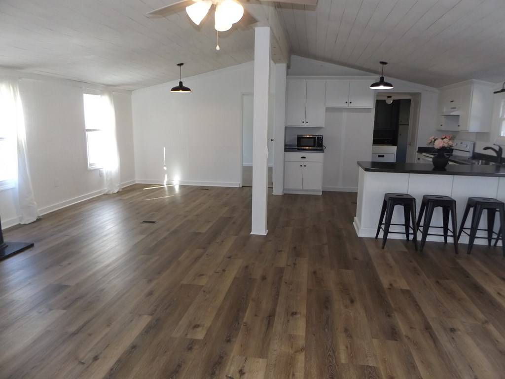 Hillsville, VA 24343,1318 East Stuart Dr.