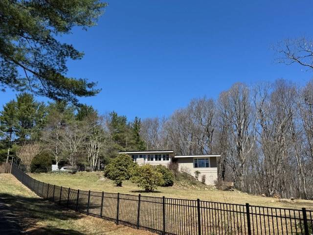 Hillsville, VA 24343,251 Groundhog Hills Rd