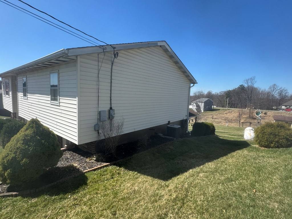 Moundsville, WV 26041,102 Virginia Oaks Dr