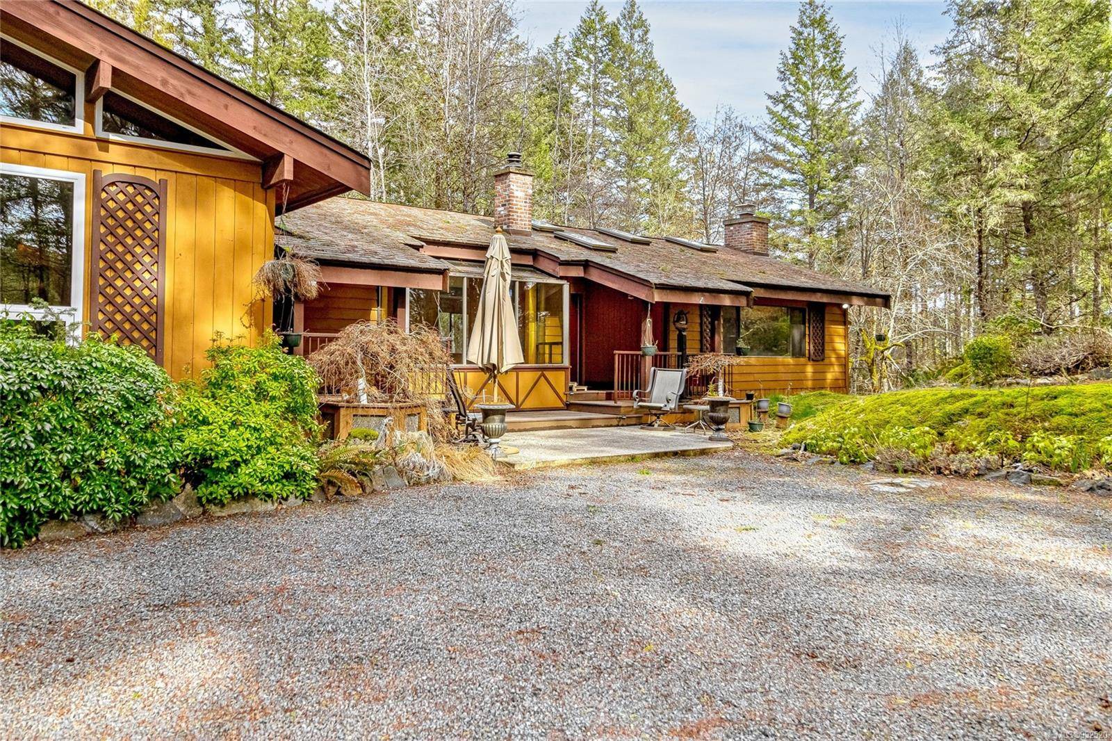 Highlands, BC V9E 1H5,2298 Munn Rd