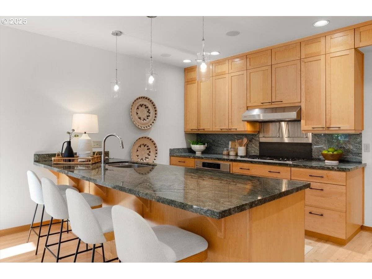 Portland, OR 97210,2523 NW UPSHUR ST