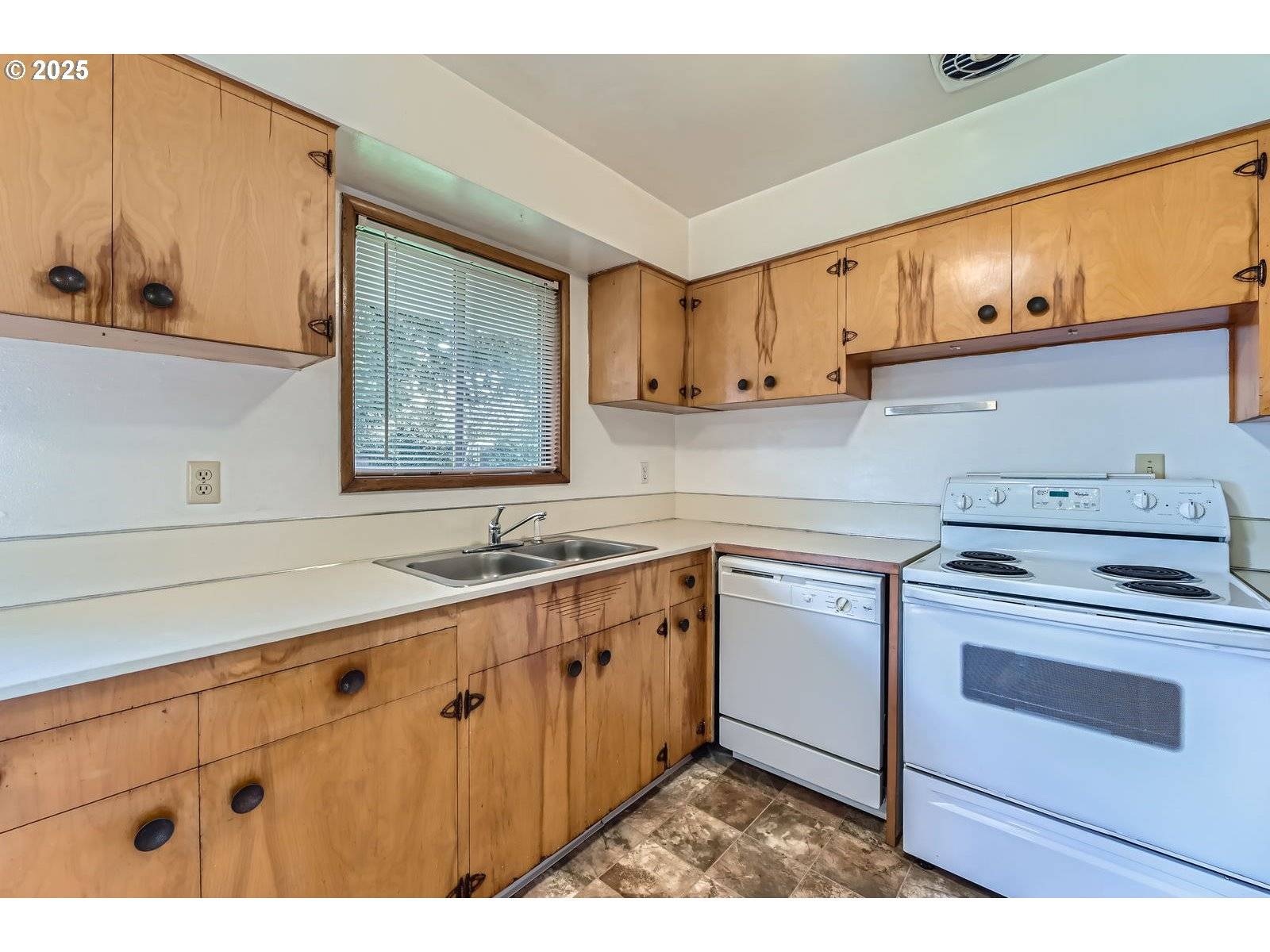 Portland, OR 97236,15820 SE TIBBETTS ST