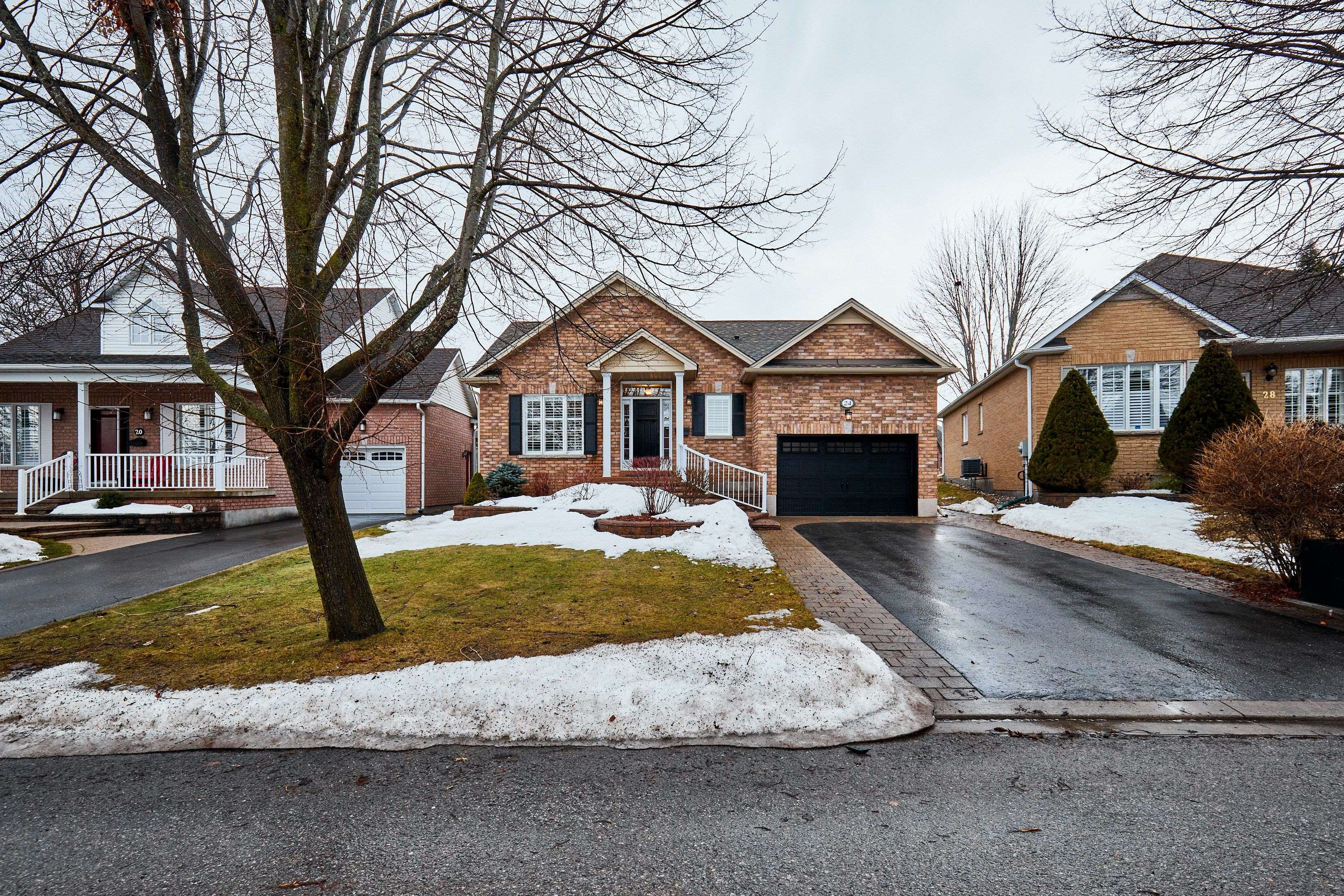 Scugog, ON L9L 1S1,24 South Garden CT