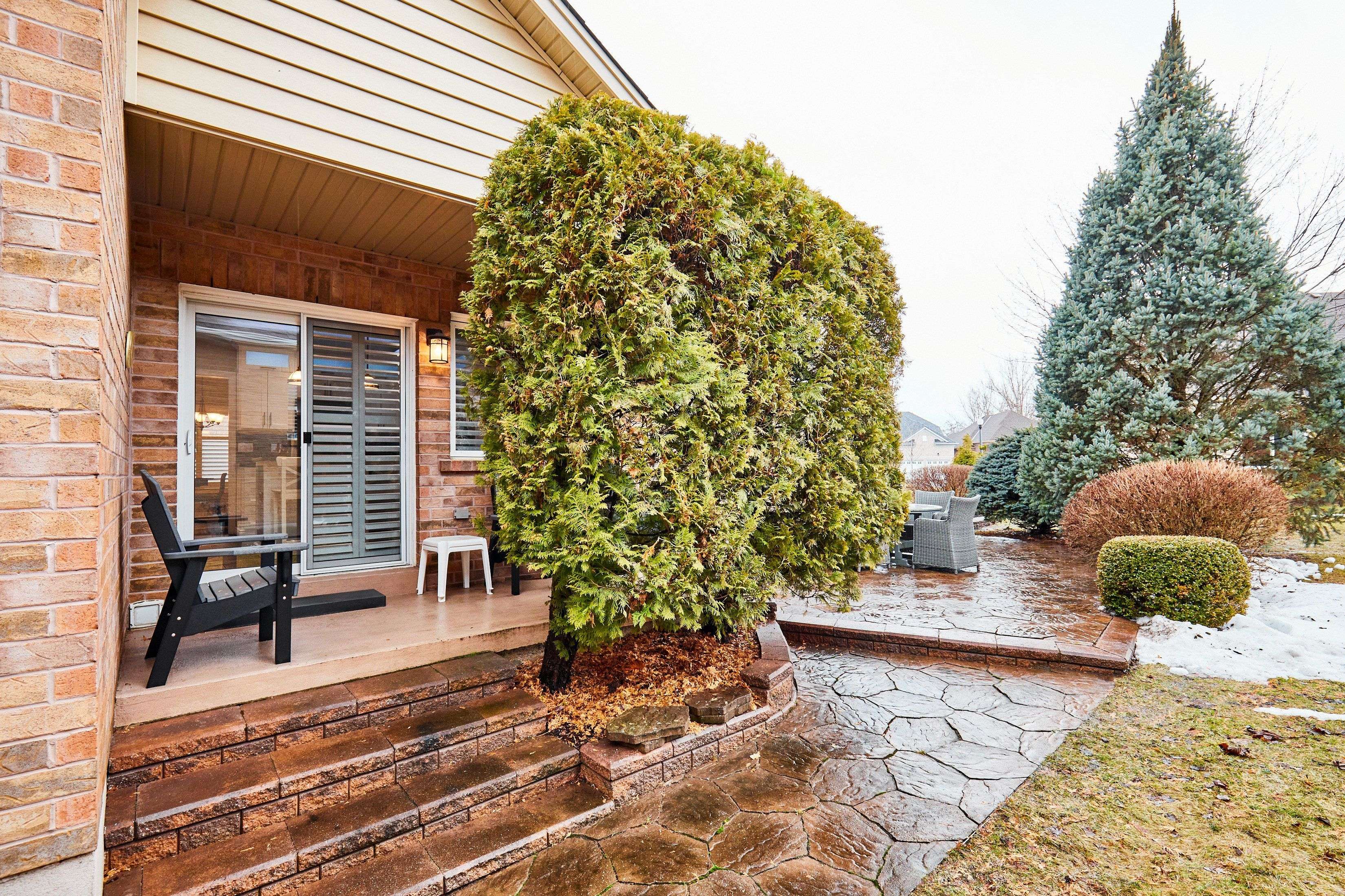 Scugog, ON L9L 1S1,24 South Garden CT