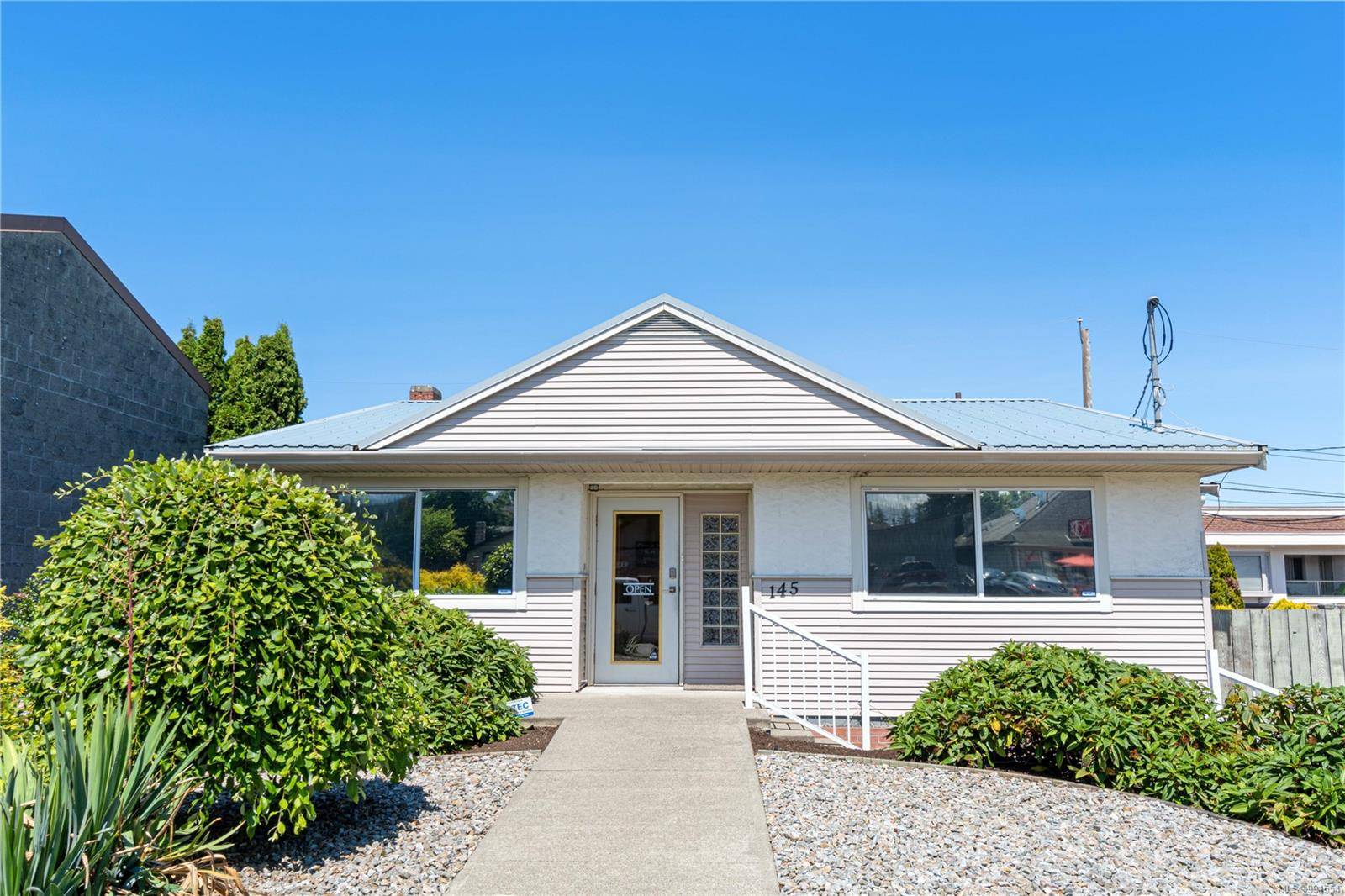 Parksville, BC V9P 2E9,145 Hirst Ave