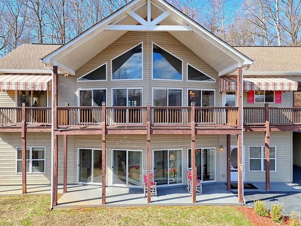 Hayesville, NC 28904,1085 Chatuge Village Circle