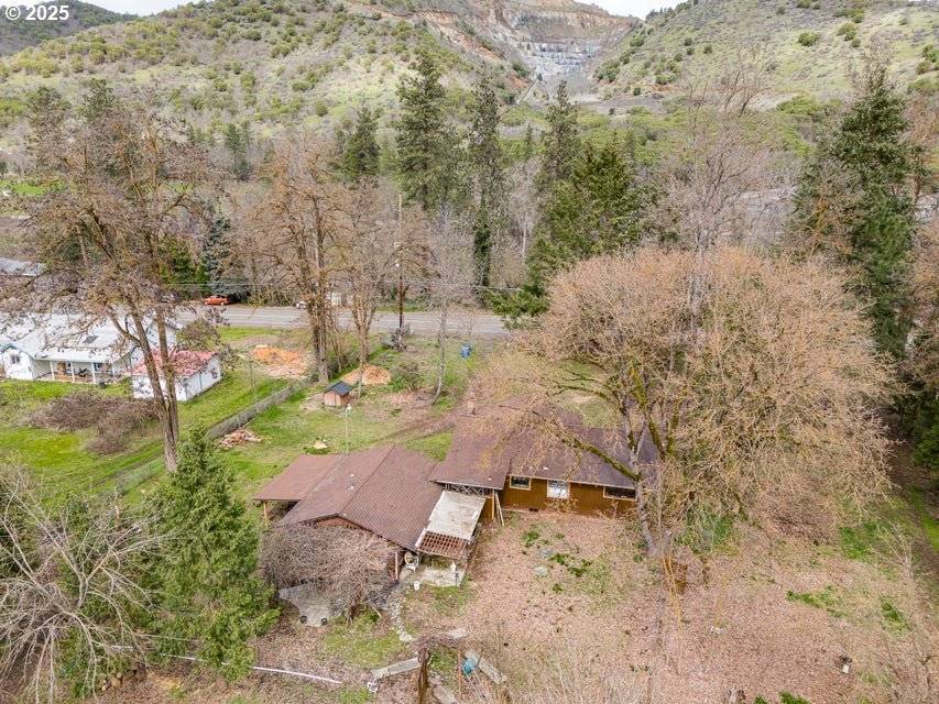 Gold Hill, OR 97525,725 ROGUE RIVER HWY