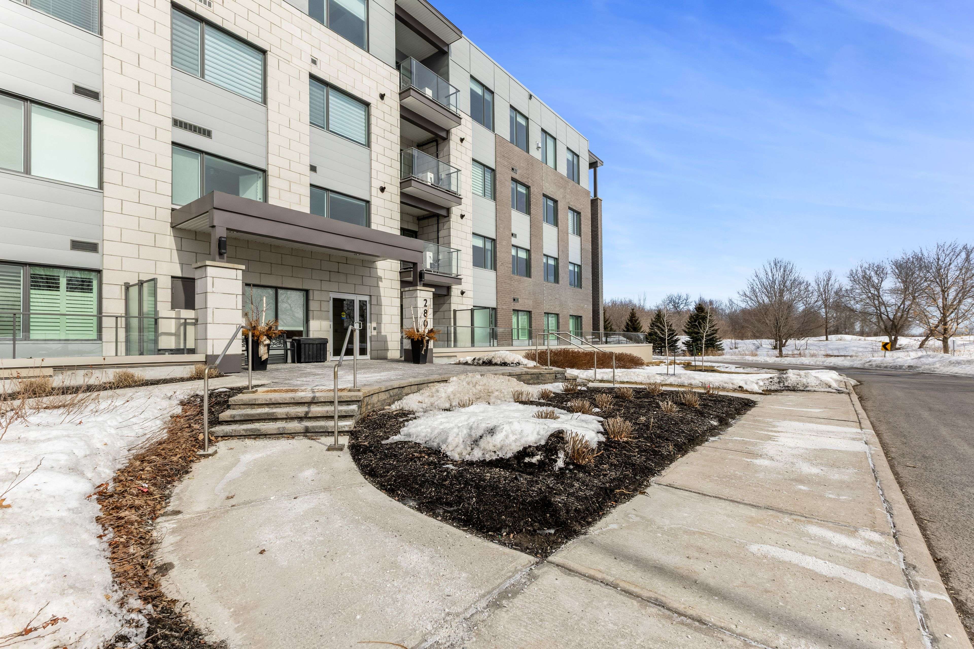 Kanata, ON K2K 0N8,280 Herzberg RD #105