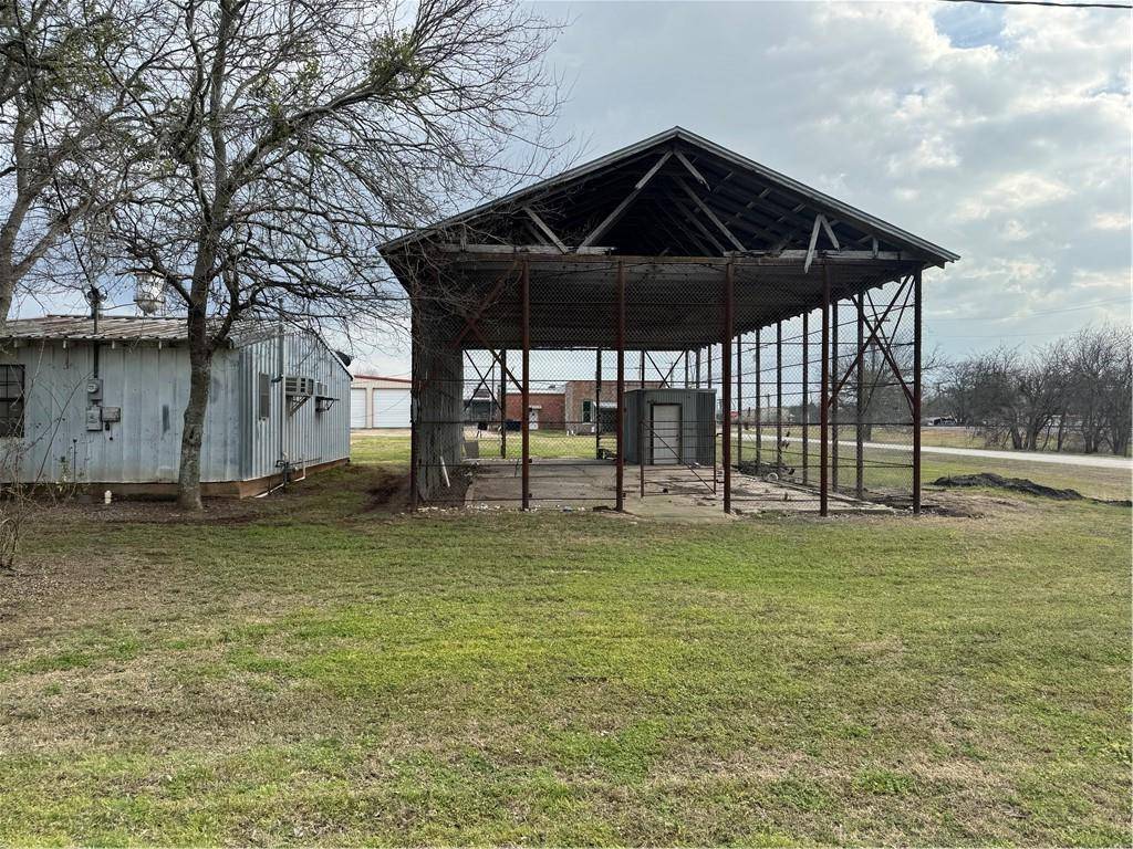 Abbott, TX 76621,208 E Spruce Street