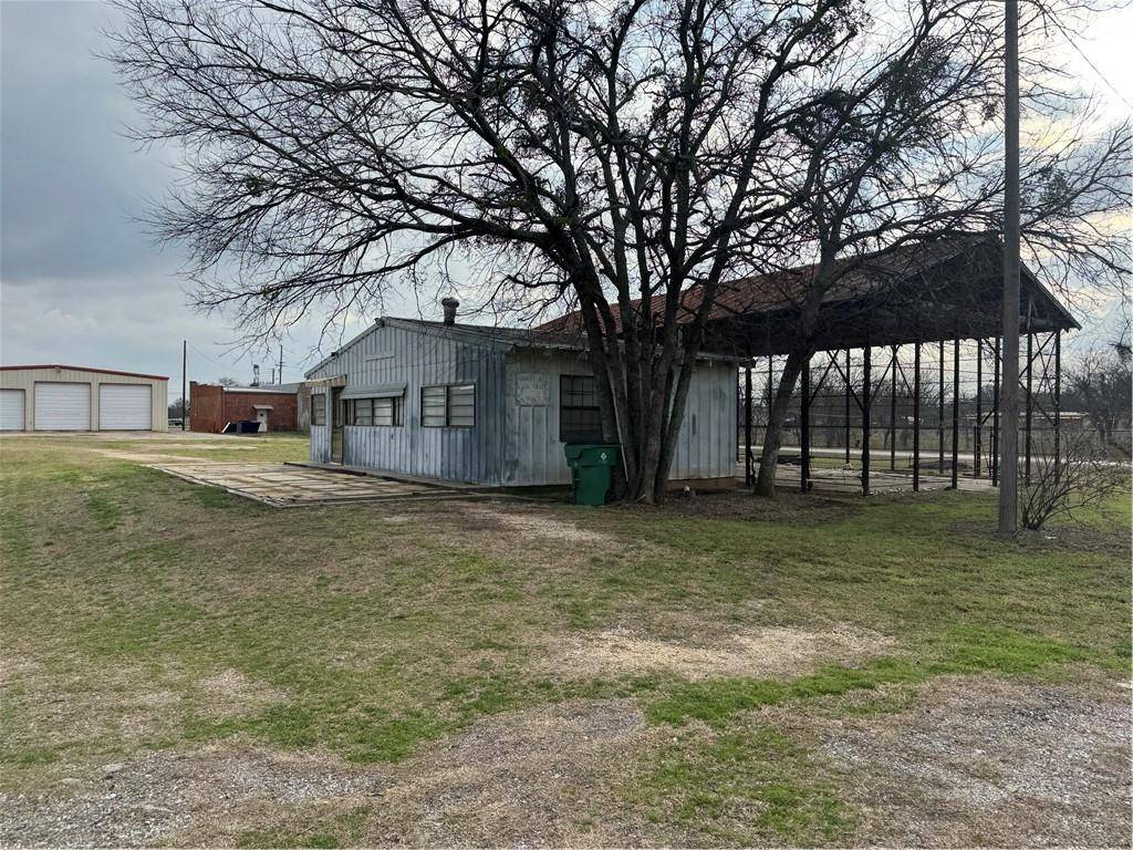 Abbott, TX 76621,208 E Spruce Street
