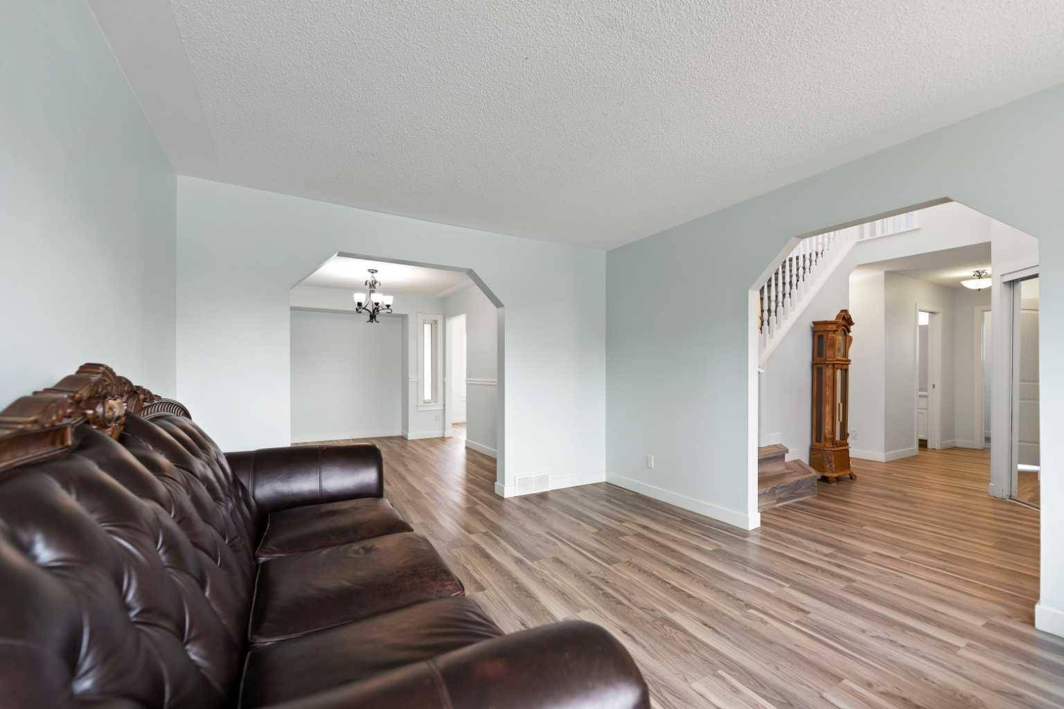 Calgary, AB T3K 3X4,128 Harvest Hills DR NE