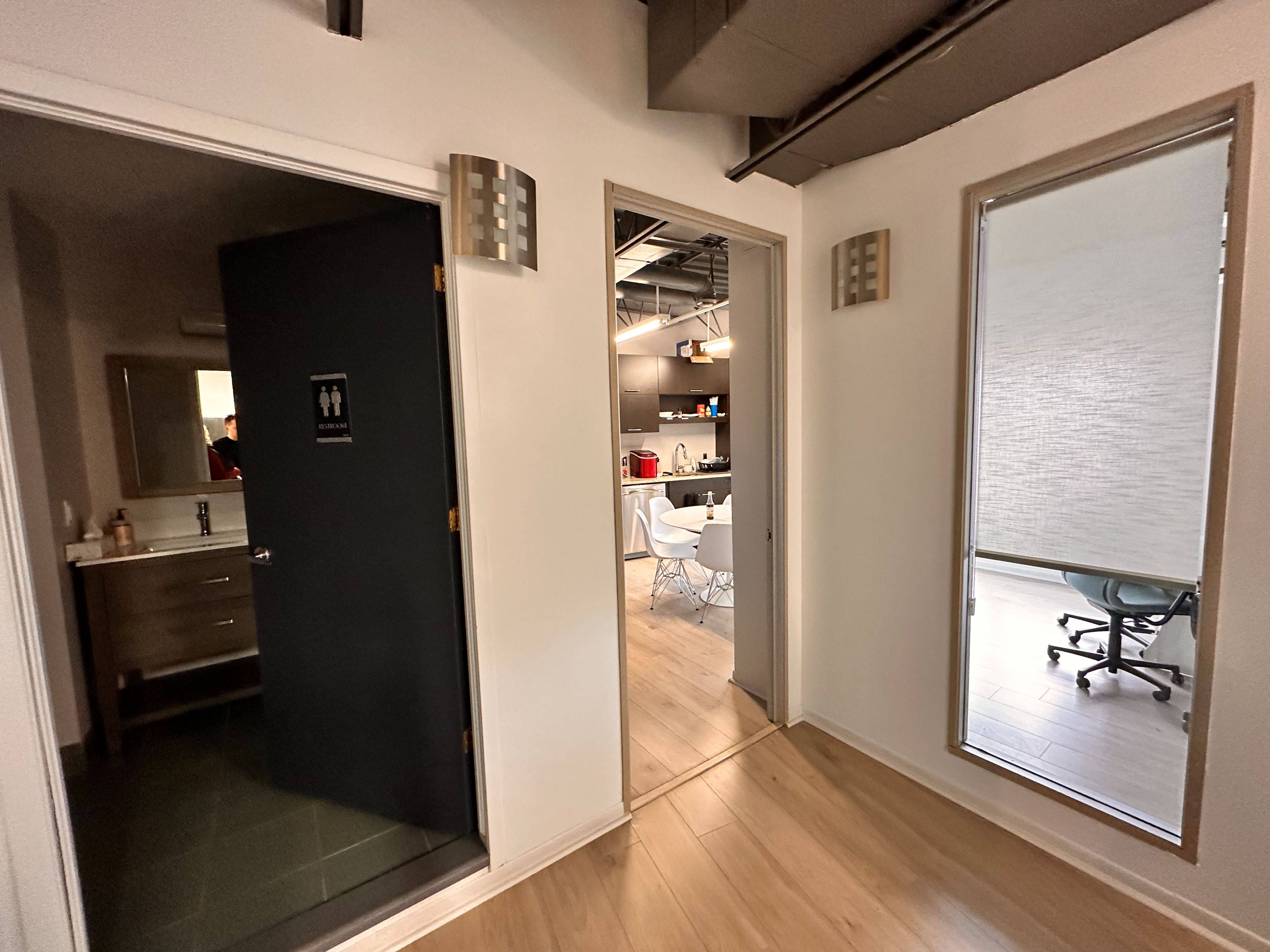 Carlingwood - Westboro And Area, ON K2A 0E7,371A RICHMOND RD #6