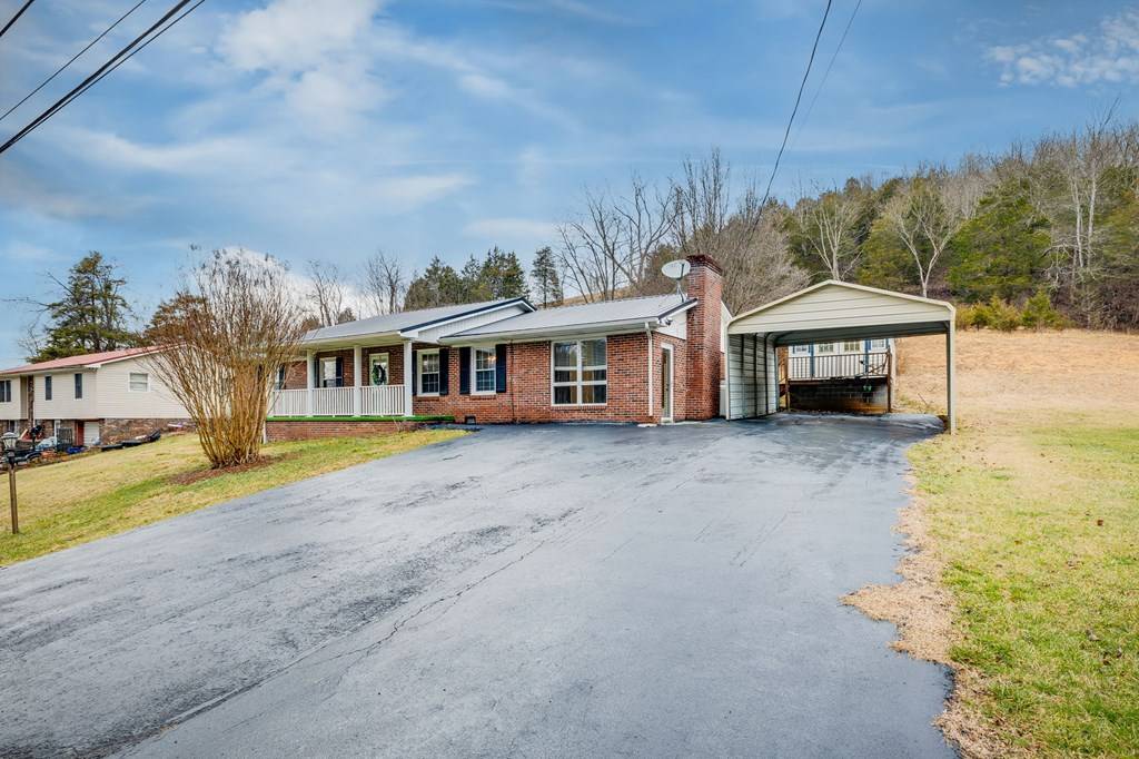 Honaker, VA 24260,333 Green Acres Road