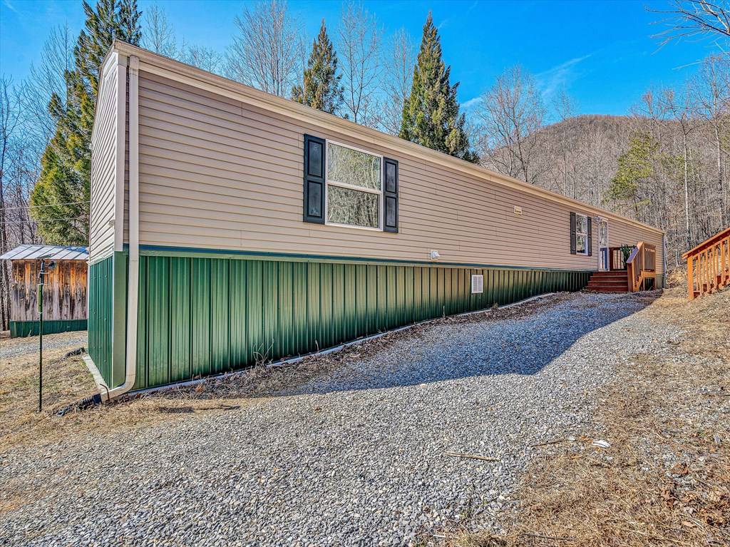 Vinton, VA 24179,2593 Mountain Valley Rd