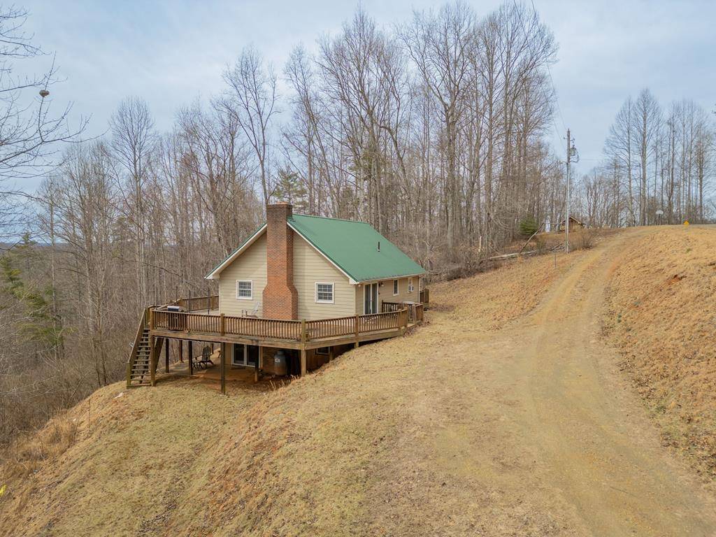 Dugspur, VA 24325,913 Kanawha Ridge Rd