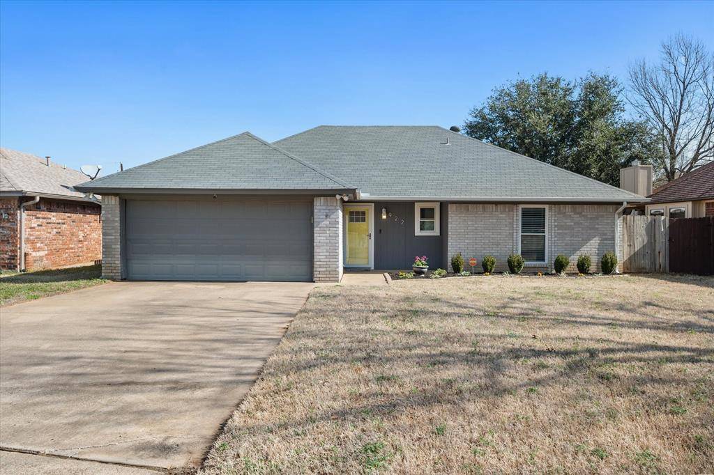 Mansfield, TX 76063,922 Meadowlark Drive
