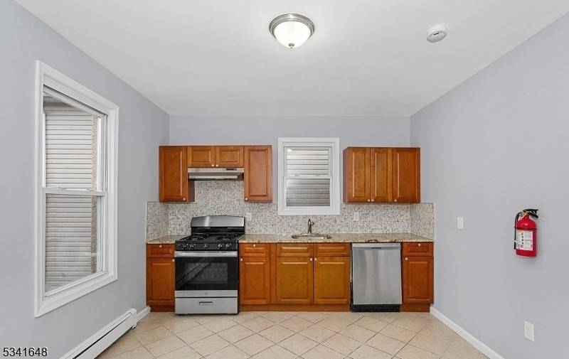 Newark City, NJ 07104,42 Rowland St #2