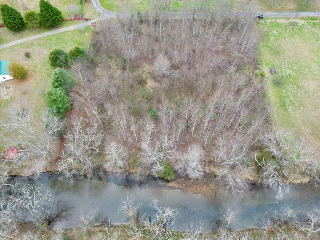 Hayesville, NC 28904,14 & 15 River Oaks