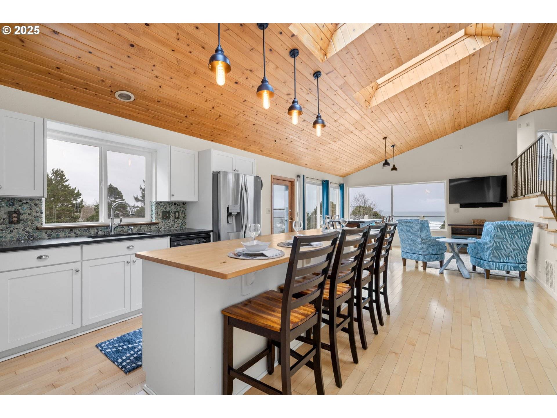 Depoe Bay, OR 97341,201 NE WILLIAMS AVE
