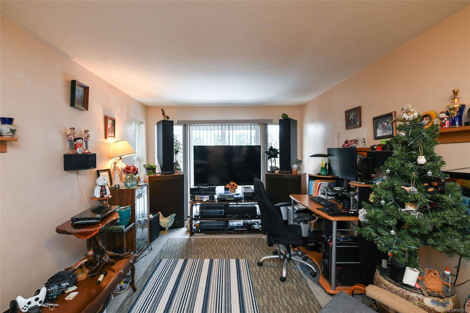 Courtenay, BC V9N 1K8,851 5th St #3A