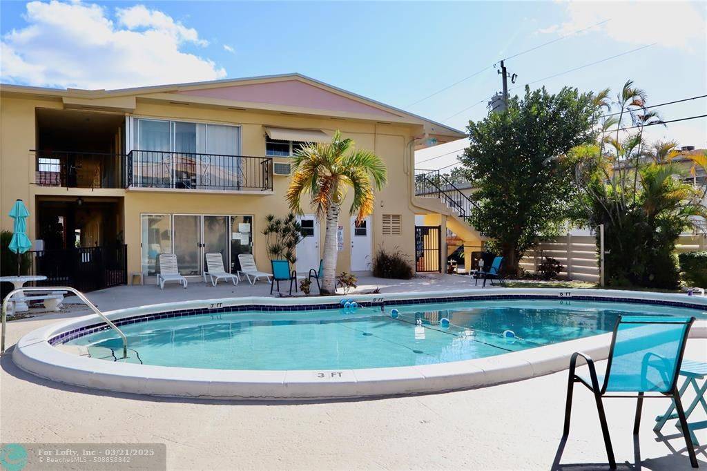 Hollywood, FL 33021,3700 Harrison St #5A