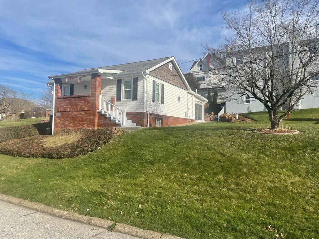Moundsville, WV 26041,1006-1008 WEAVER AVENUE