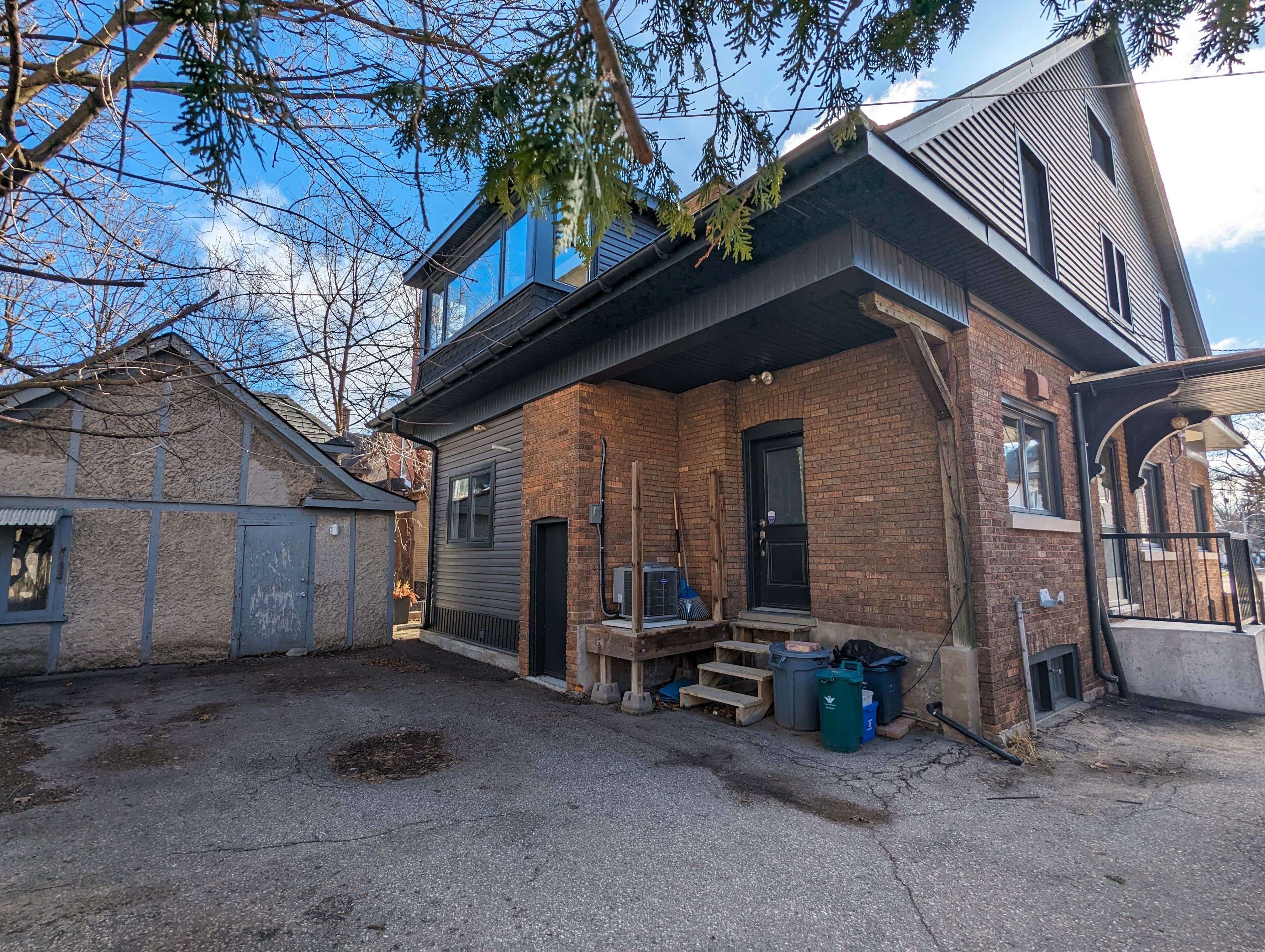 Kitchener, ON N2H 2N5,288 Frederick ST