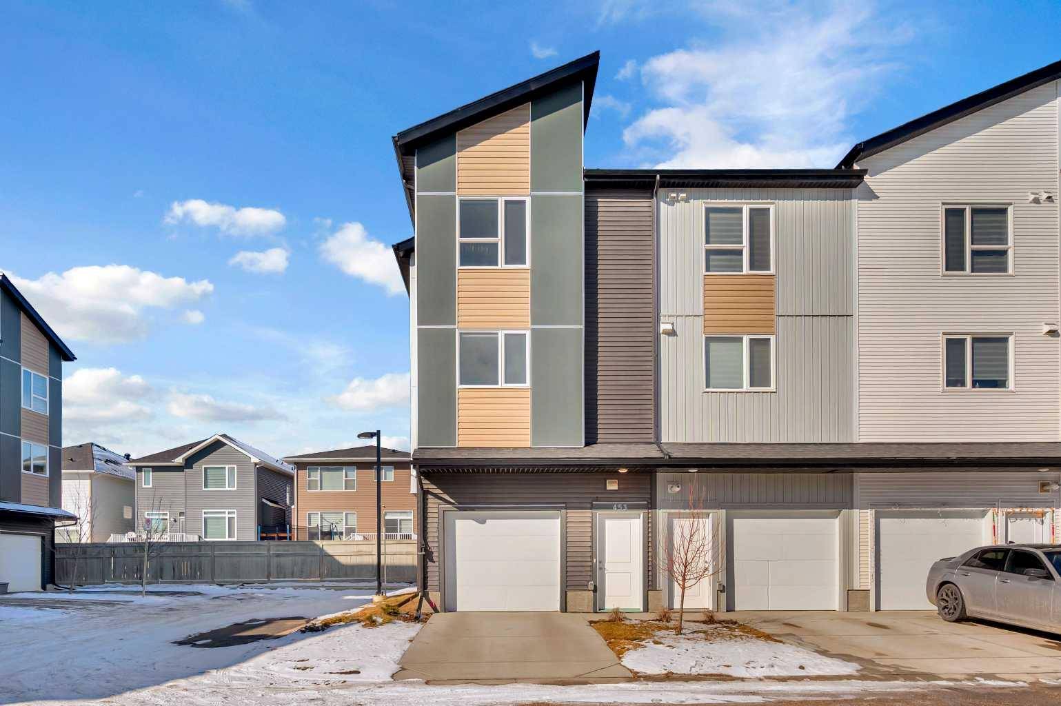 Calgary, AB T3N 1V7,301 Redstone BLVD NE #453