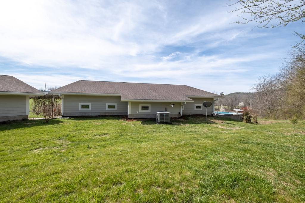 Brasstown, NC 28902,220 Holland Rd.