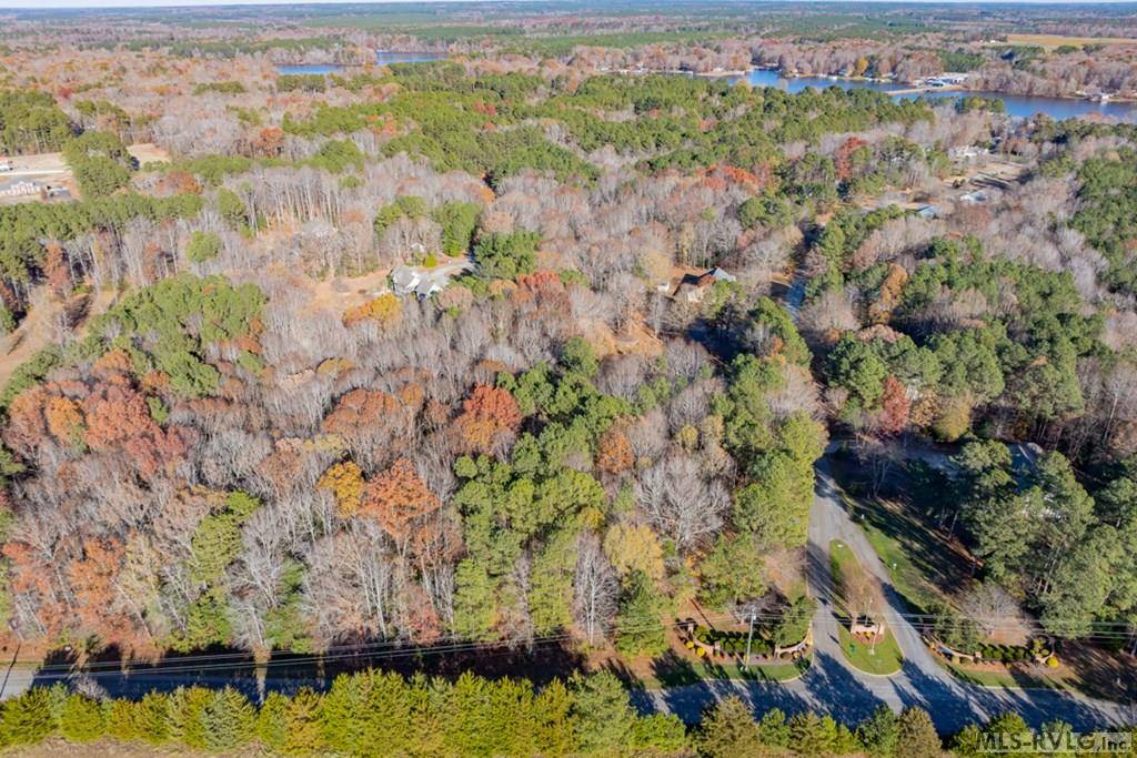 Bracey, VA 23919,0 Alexander Dr.
