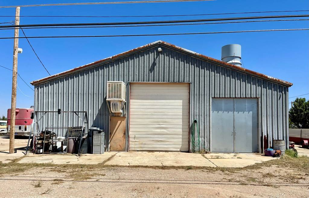 Seminole, TX 79360,612 SE Ave F