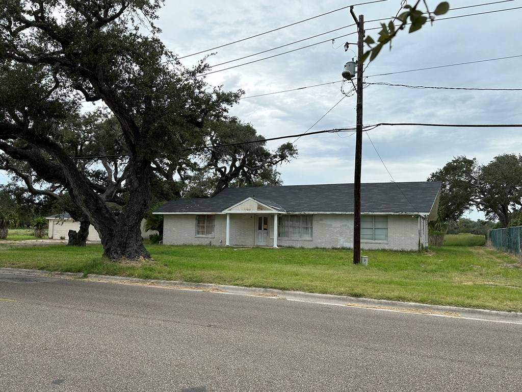 Rockport, TX 78382,211 TRAYLOR BLVD