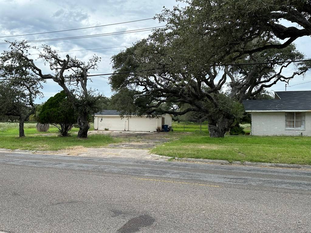 Rockport, TX 78382,211 TRAYLOR BLVD