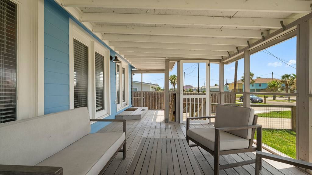 Rockport, TX 78382,1127 S Live Oak St