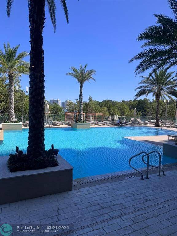 Aventura, FL 33160,16385 Biscayne Blvd  #2506