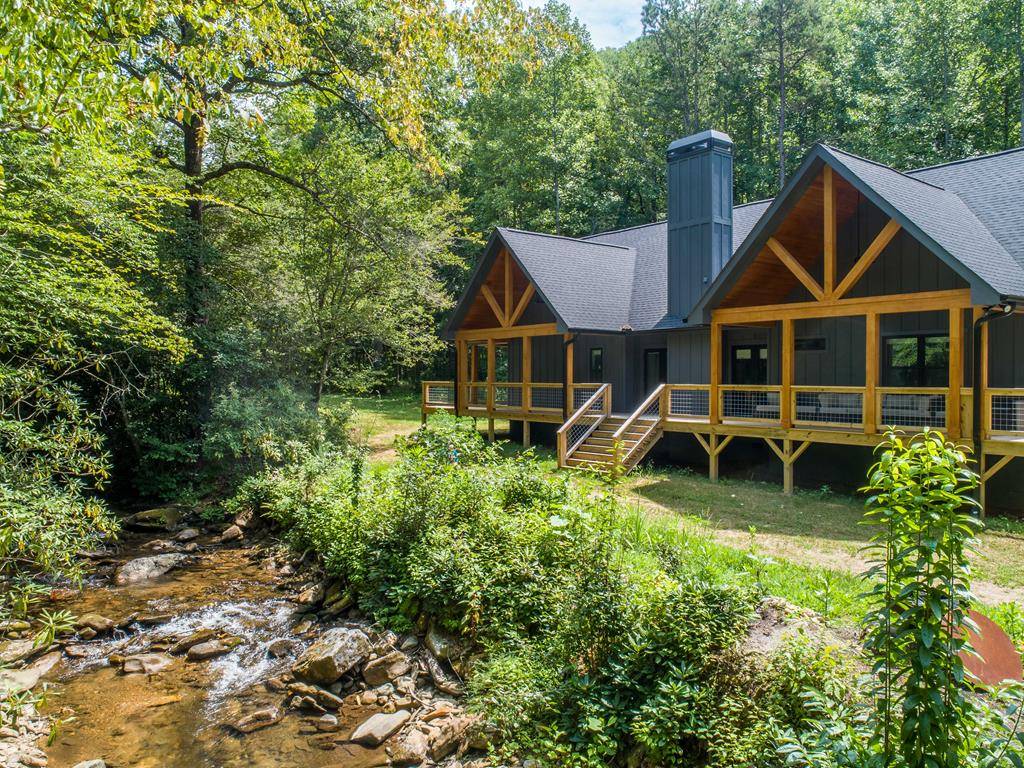 Hayesville, NC 28904,305 Tusquittee Crossing