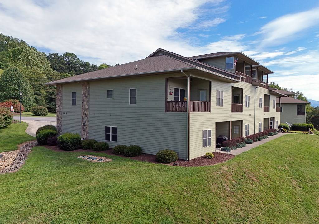 Hiawassee, GA 30546,1724-H Watercrest Way