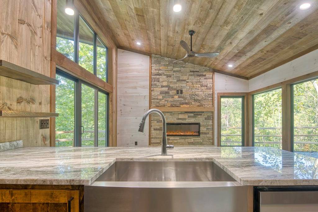 Blue Ridge, GA 30513,1241 Mountain Tops Road