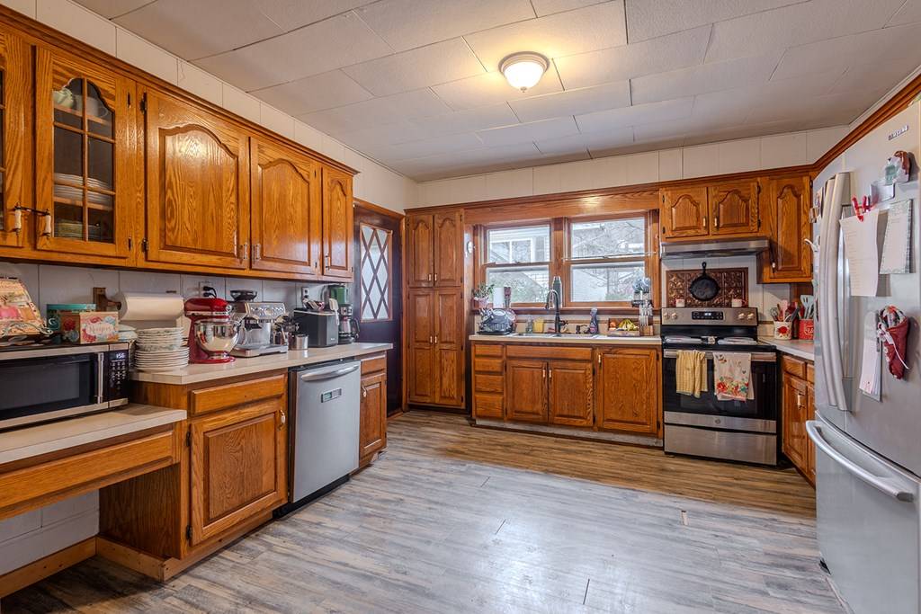 Andrews, NC 28906,83 Laurel Street