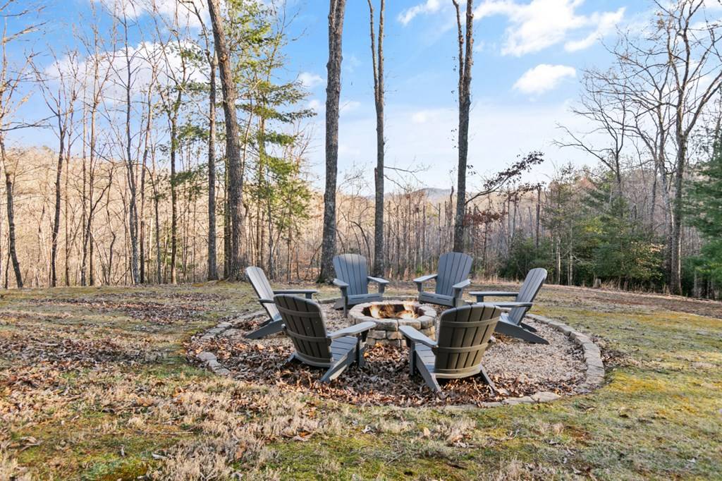 Morganton, GA 30560,708 Thomas Mountain Road