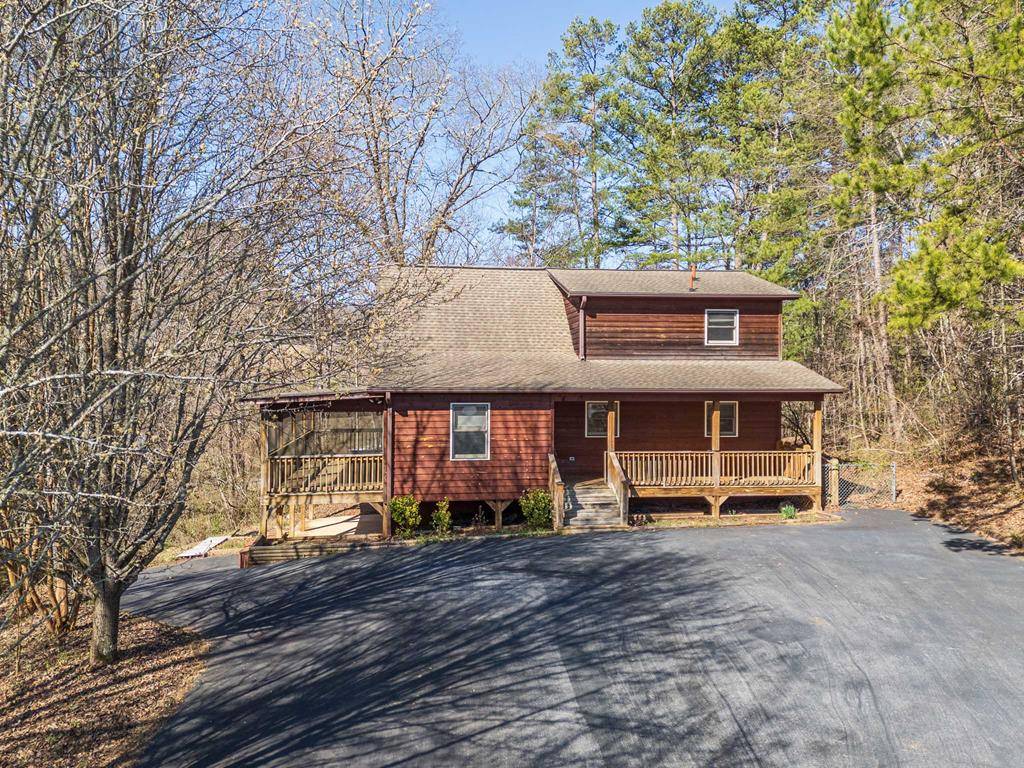 Murphy, NC 28906,221 Country Mountain Rdg
