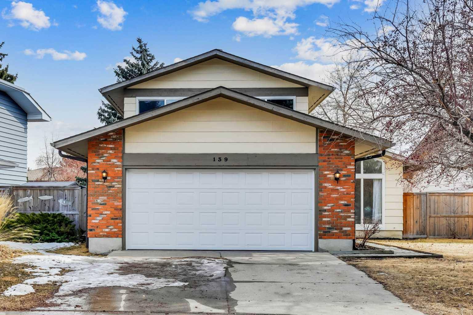 Calgary, AB T2X 1S7,139 Midpark CRES SE