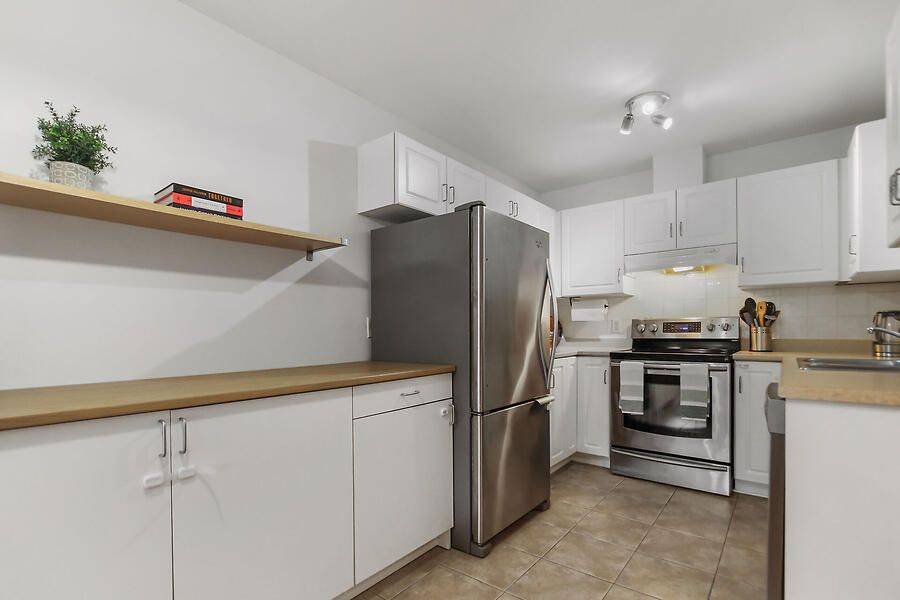 Barrhaven, ON K2J 5E8,44 Fieldberry N/A