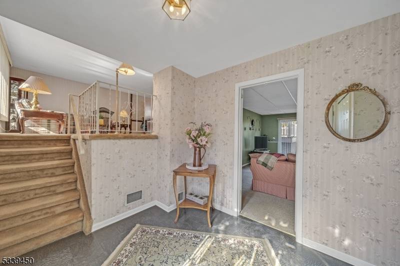 Montvale Boro, NJ 07645,2 Azalea Ln