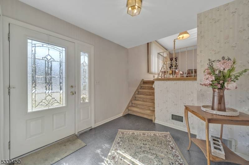 Montvale Boro, NJ 07645,2 Azalea Ln