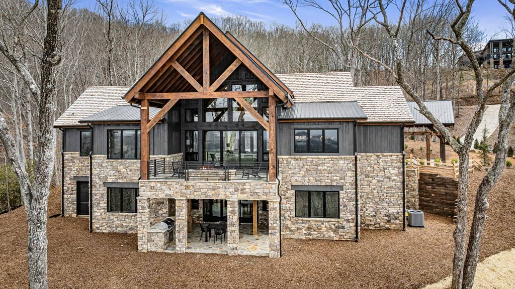 Mineral Bluff, GA 30559,899 Dana Road