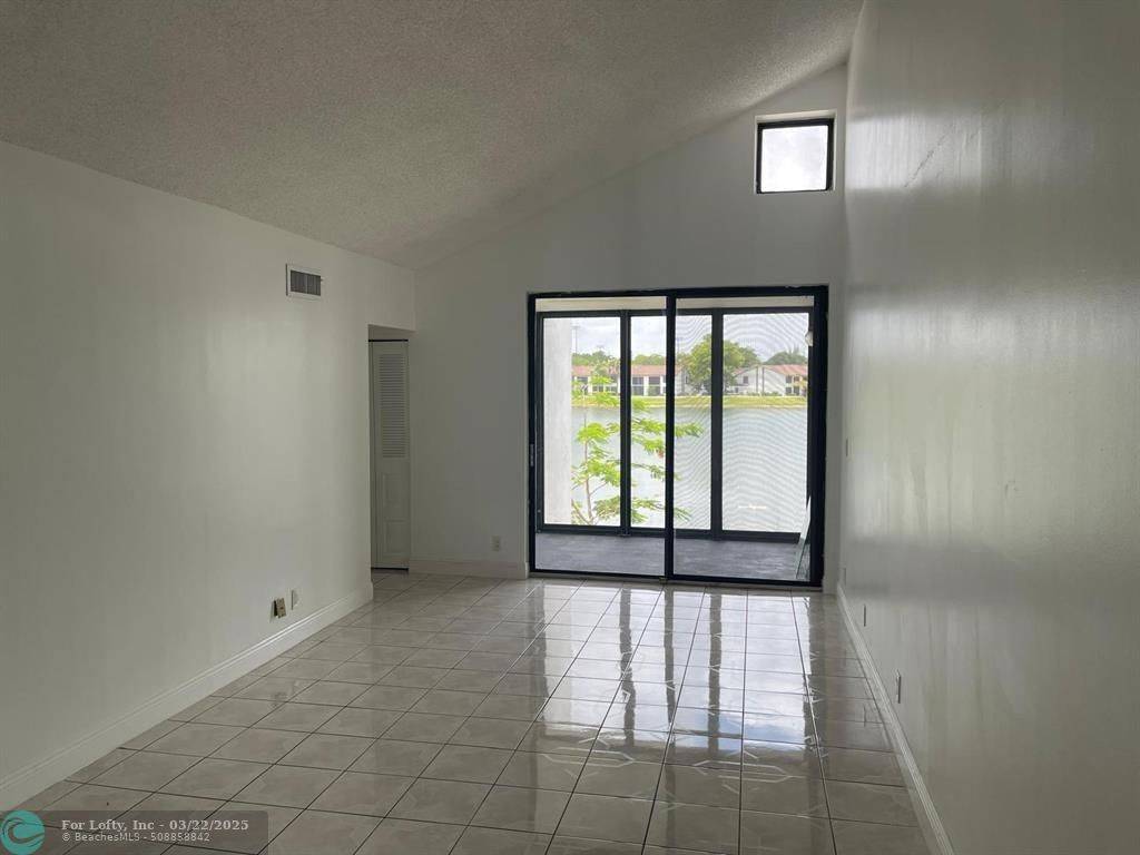 Oakland Park, FL 33309,214 Lake Pointe Dr  #205