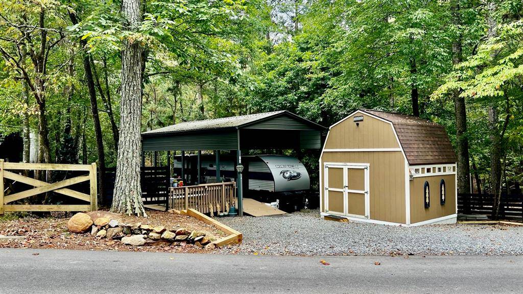 Ellijay, GA 30540,73 10th Street