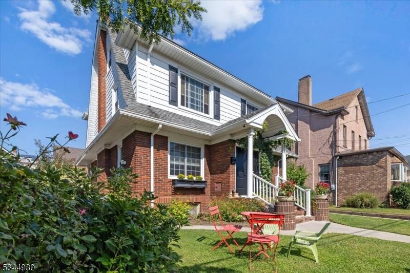 East Rutherford Boro, NJ 07073,879 York St